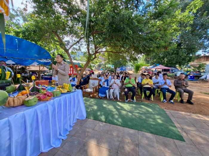 การแข่งขันเรือกาบเนื่องในงานประเพณีออ...